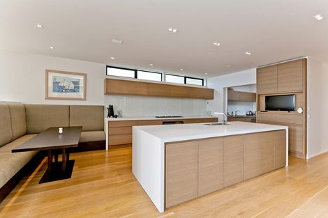 Photo of property in 33 Kitchener Road, Takapuna, Auckland, 0622