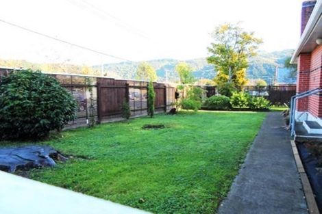 Photo of property in 1 Field Street, Silverstream, Upper Hutt, 5019