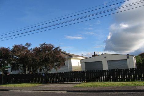 Photo of property in 2a Helga Crescent, Te Atatu Peninsula, Auckland, 0610