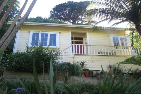 Photo of property in 12 Governor Road, Northland, Wellington, 6012