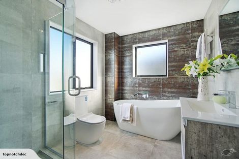 Photo of property in 18 Observation Green, Hobsonville, Auckland, 0616