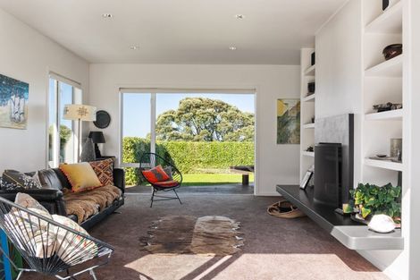 Photo of property in 41 Moana Road, Okitu, Gisborne, 4010