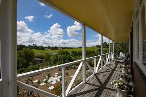 Photo of property in 3 Heaths Way, Pahi, Paparoa, 0571