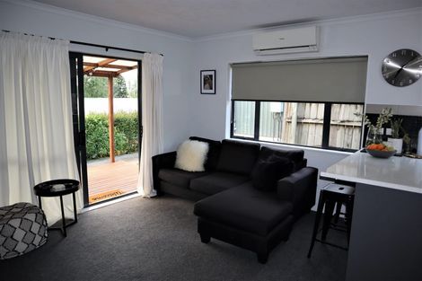 Photo of property in 10 Hinau Street, New Lynn, Auckland, 0600