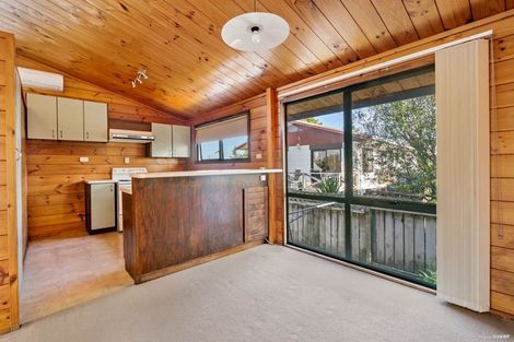 Photo of property in 2/252 Glenvar Road, Torbay, Auckland, 0630