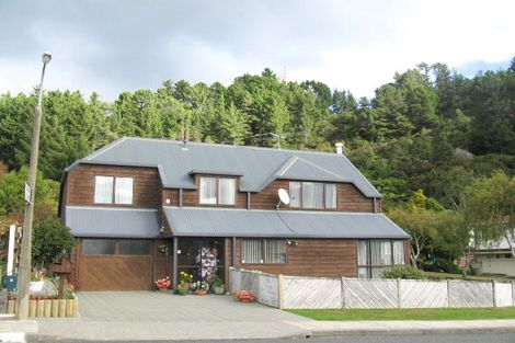 Photo of property in 69b Sunbrae Drive, Silverstream, Upper Hutt, 5019
