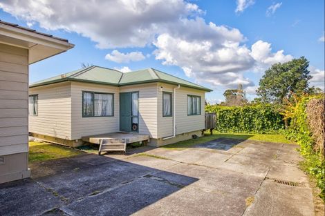 Photo of property in 30 Sunline Avenue, Massey, Auckland, 0614