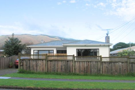 Photo of property in 24b Utauta Street, Waikanae, 5036