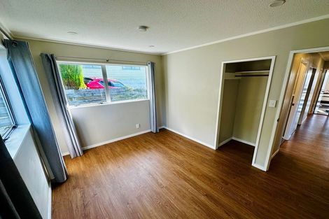 Photo of property in 92 Thurleigh Grove, Karori, Wellington, 6012