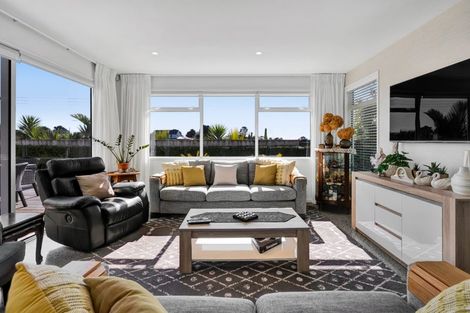 Photo of property in 321b Mangorei Road, Merrilands, New Plymouth, 4312