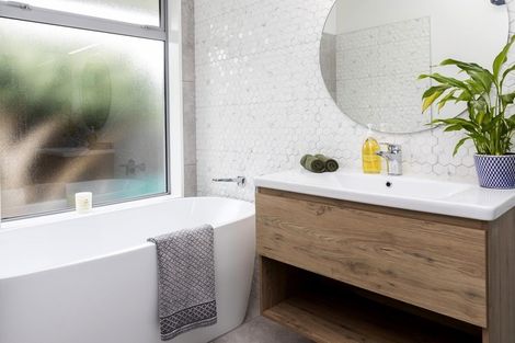 Photo of property in 76a Puriri Street, Riccarton, Christchurch, 8041