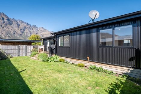 Photo of property in 19 Maize Street, Jacks Point, Queenstown, 9371