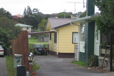 Photo of property in 2/8 Lingfield Street, Glenfield, Auckland, 0629