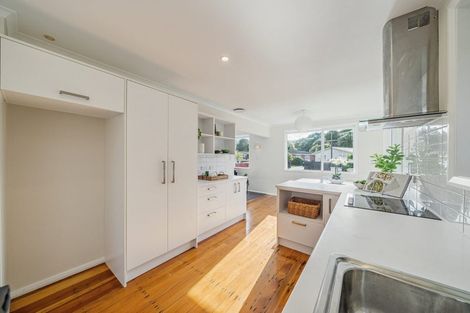 Photo of property in 13 Whirinaki Crescent, Heretaunga, Upper Hutt, 5018