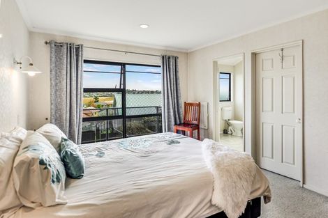 Photo of property in 46 Greenfield Drive, Western Heights, Hamilton, 3200