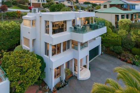 Photo of property in 6 Horizon Heights, Redcliffs, Christchurch, 8081