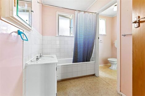 Photo of property in 11 Matapouri Road, Mangere Bridge, Auckland, 2022