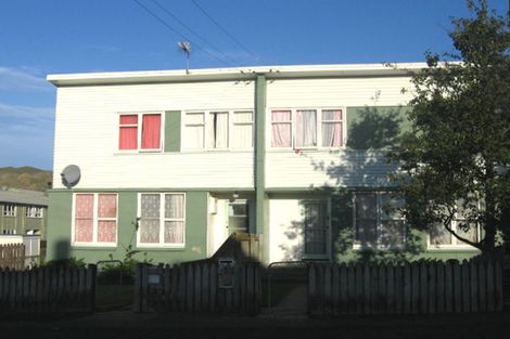 Photo of property in 14 Esk Place, Cannons Creek, Porirua, 5024