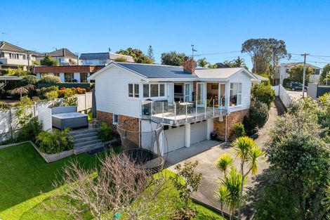 Photo of property in 99 Aberdeen Road, Castor Bay, Auckland, 0620