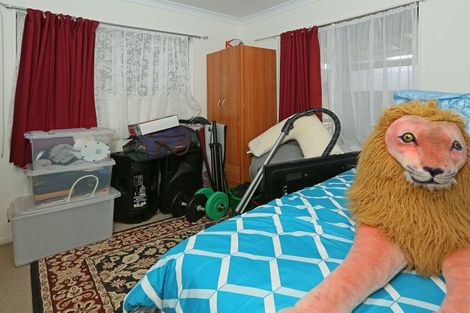 Photo of property in 3185 Great North Road, New Lynn, Auckland, 0600