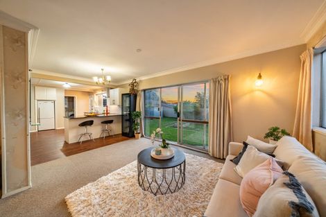 Photo of property in 6 Cruickshank Road, Clouston Park, Upper Hutt, 5018