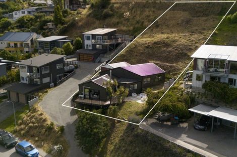 Photo of property in 14 Sainsbury Road, Fernhill, Queenstown, 9300