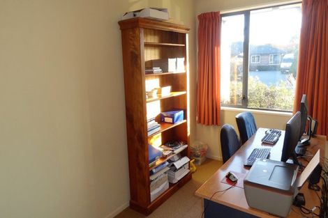 Photo of property in 5 John Morel Place, Parklands, Christchurch, 8083