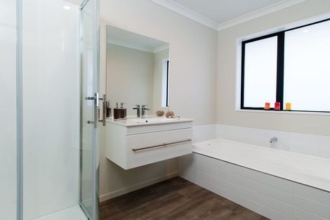 Photo of property in 13 Faringdon Boulevard, Rolleston, 7615