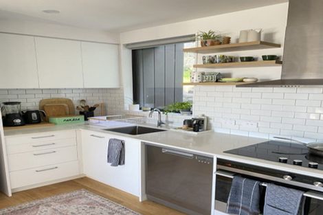 Photo of property in 15/52 High Street, Island Bay, Wellington, 6023