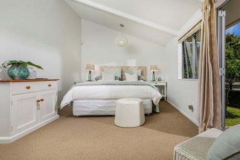 Photo of property in 25 Parr Terrace, Castor Bay, Auckland, 0620
