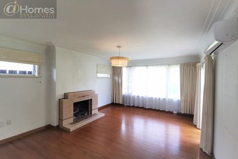 Photo of property in 69 Taikata Road, Te Atatu Peninsula, Auckland, 0610