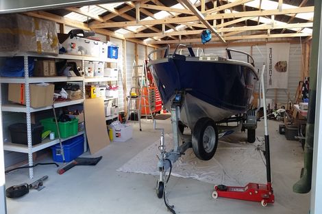 Photo of property in 25 Hand Road, Helensville, 0800