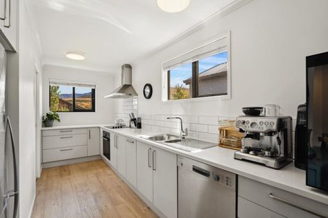 Photo of property in 39 Howden Drive, Jacks Point, 9371