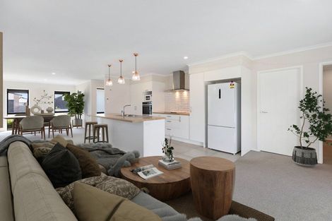 Photo of property in 5 Naeo Close, Papamoa Beach, Papamoa, 3118