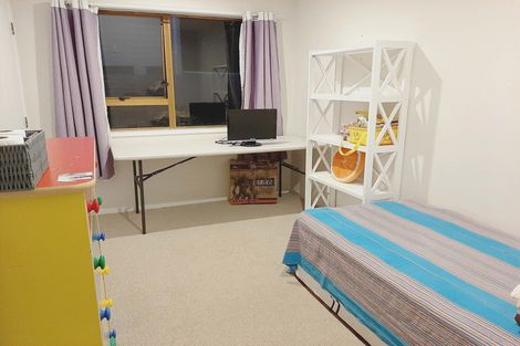 Photo of property in 2/28 Priestley Drive, Bucklands Beach, Auckland, 2014