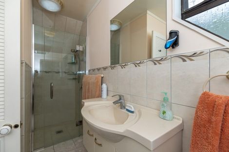 Photo of property in 2 Lavinia Grove, Waikanae Beach, Waikanae, 5036