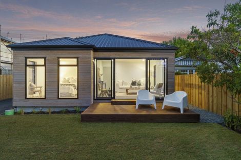 Photo of property in 110 Knowles Street, St Albans, Christchurch, 8052