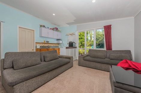 Photo of property in 50 Megan Avenue, Pakuranga Heights, Auckland, 2010