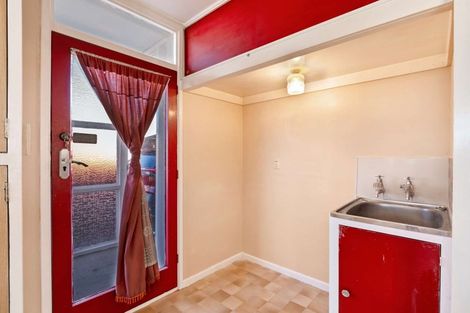 Photo of property in 21 Raupo Street, Castlecliff, Whanganui, 4501