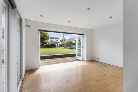 Photo of property in 7 Cecil Road, Milford, Auckland, 0620