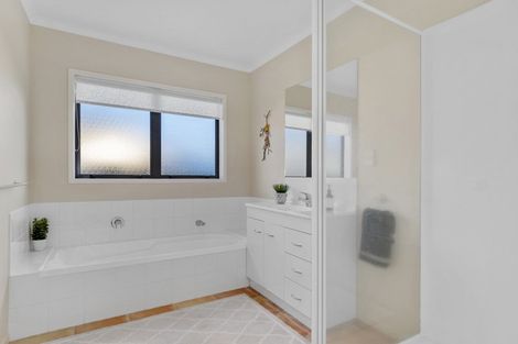 Photo of property in 54 Village Park Drive, Welcome Bay, Tauranga, 3112