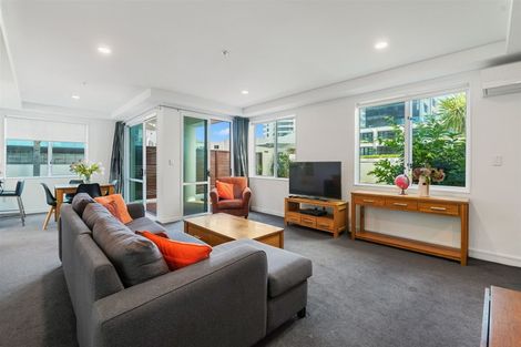 Photo of property in 2/12 Maunganui Road, Mount Maunganui, 3116