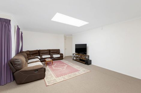 Photo of property in 42 San Marino Drive West, Henderson, Auckland, 0612