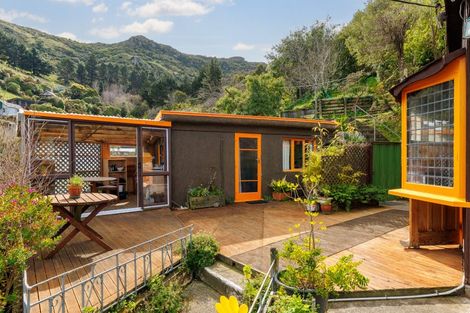 Photo of property in 24 Selwyn Road, Lyttelton, 8082