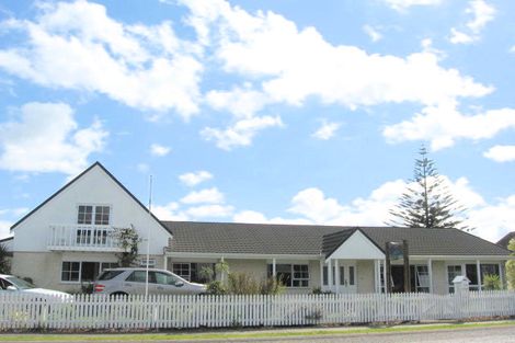 Photo of property in 129 Albert Street, Whitianga, 3510