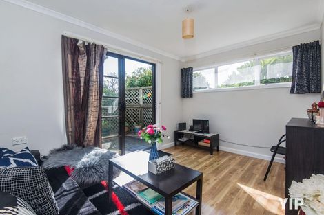 Photo of property in 48 Edgecombe Street, Newlands, Wellington, 6037