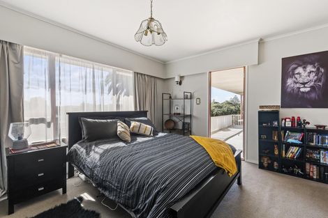 Photo of property in 2 Hogan Street, Pukekohe, 2120