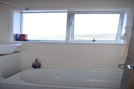 Photo of property in Grafon Court Flats, 53u7 Grafton Road, Roseneath, Wellington, 6011