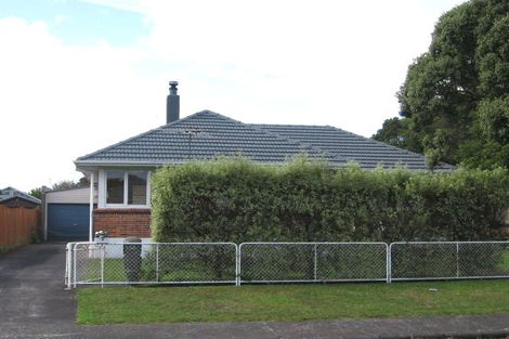 Photo of property in 3 Roby Street, Te Atatu Peninsula, Auckland, 0610