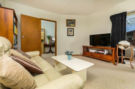 Photo of property in 6 Lauris Place, Birkdale, Auckland, 0626